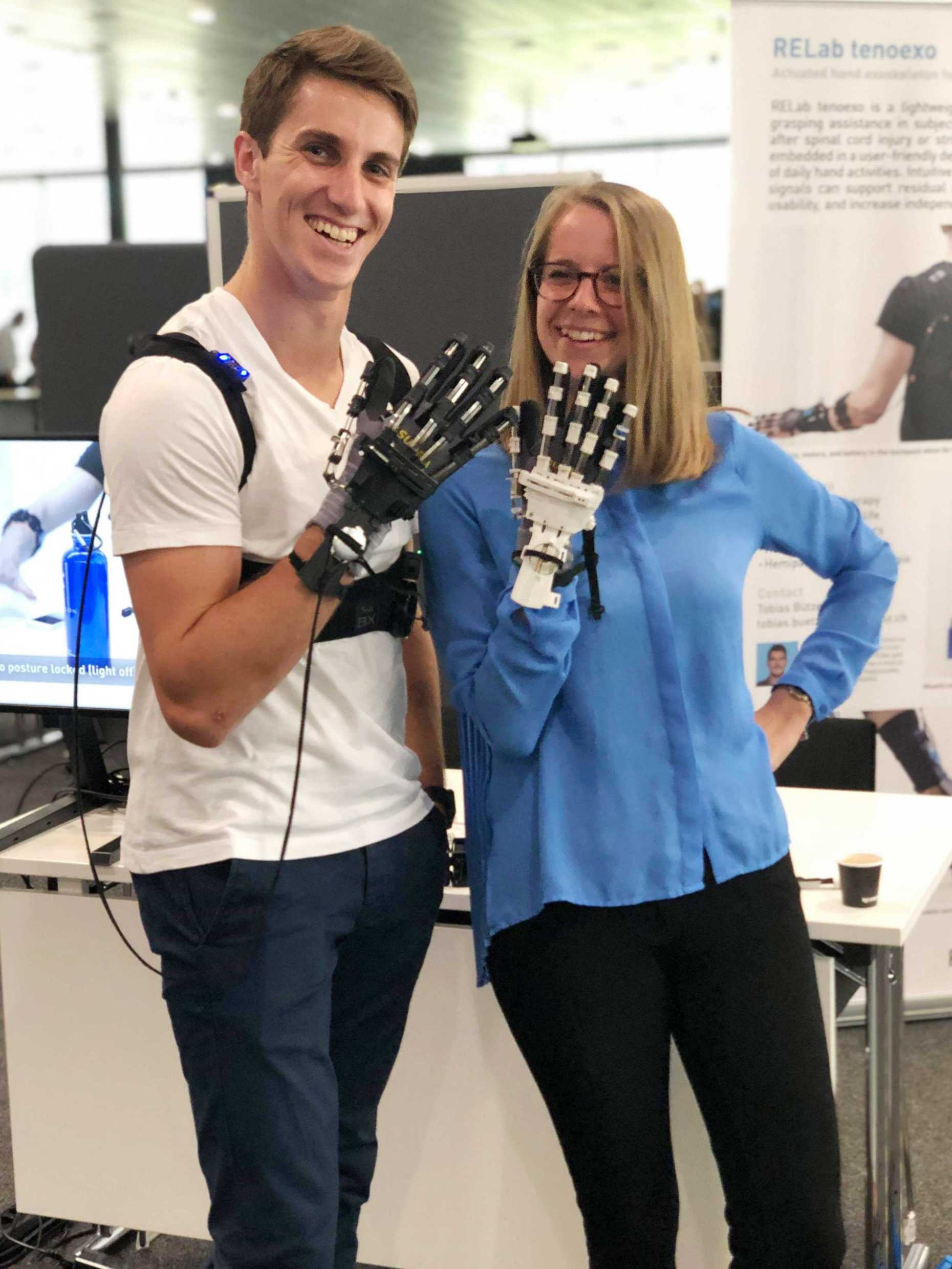 Enlarged view: Jan and Jessica at EPFL Opendays